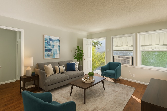 14210 Sylvan St in Los Angeles, CA - Building Photo - Building Photo