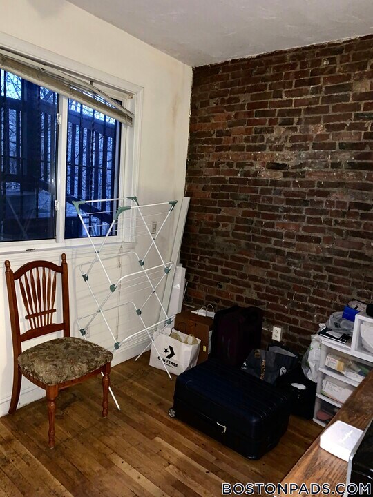 733 Parker St in Boston, MA - Building Photo