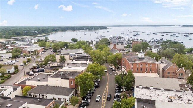 36 Main St in Sag Harbor, NY - Building Photo - Building Photo