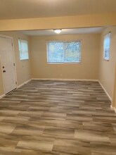 9207 Clarion Dr in St. Louis, MO - Foto de edificio - Building Photo