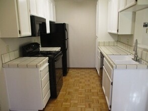 37406 Parish Cir in Fremont, CA - Building Photo - Building Photo