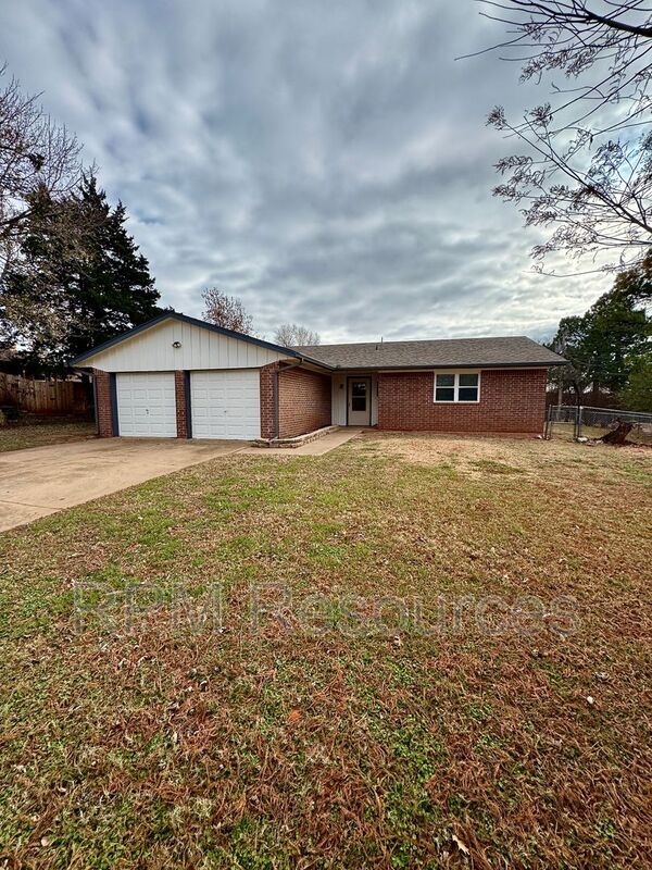 440 E Carson Ln in Mustang, OK - Building Photo - Building Photo