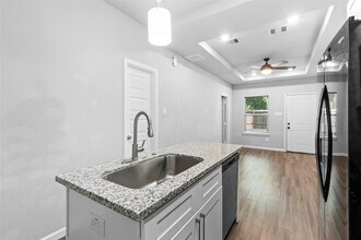 8161 Tate St in Houston, TX - Building Photo - Building Photo