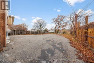 383-383 Buena Vista Ave in Oshawa, ON - Building Photo - Building Photo