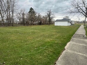 12214 Louisiana Ave in Warren, MI - Building Photo - Building Photo