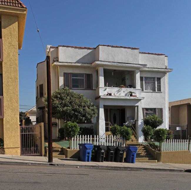 938 1/2-940 1/2 Everett St in Los Angeles, CA - Foto de edificio - Building Photo