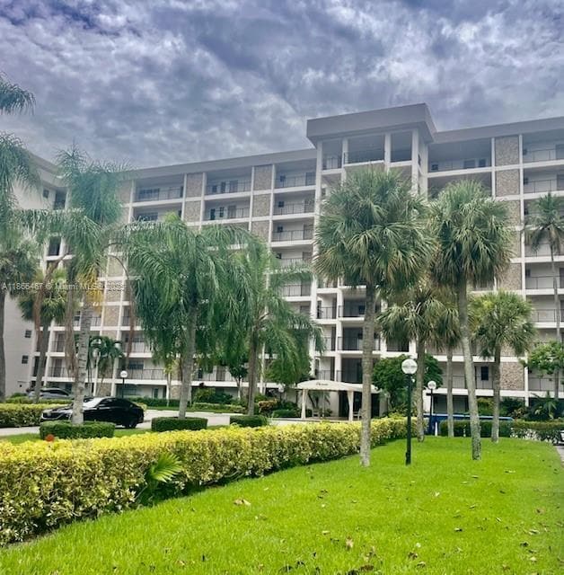 property at 3200 N Palm Aire Dr