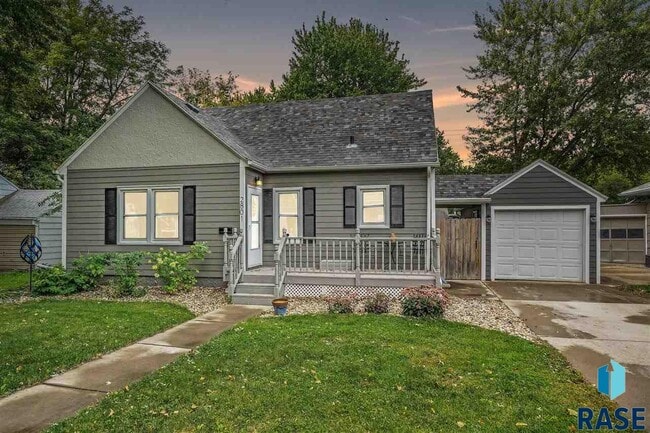 property at 2801 S Duluth Ave