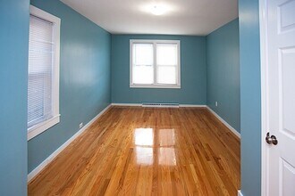 192 Rindge Ave, Unit 1B in Cambridge, MA - Foto de edificio - Building Photo