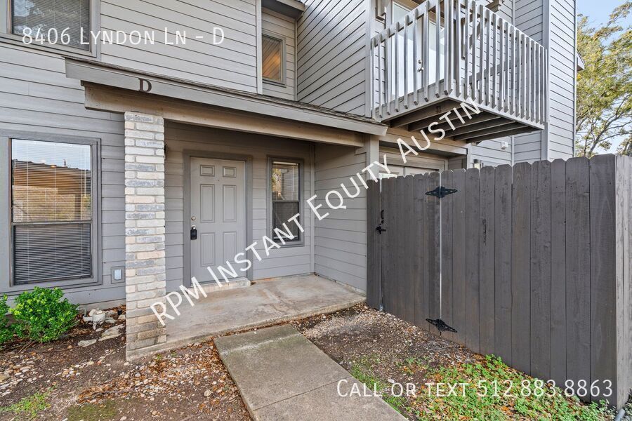 8406 Lyndon Ln in Austin, TX - Building Photo