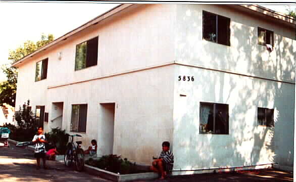 5836 Kingman Ave in Buena Park, CA - Foto de edificio - Building Photo