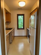 1309 E Ave NE-Unit -#103 in Cedar Rapids, IA - Building Photo - Building Photo