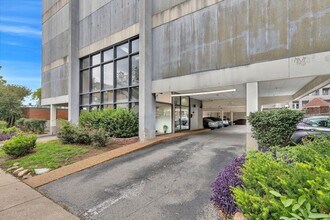 11 Music Square E in Nashville, TN - Building Photo - Building Photo