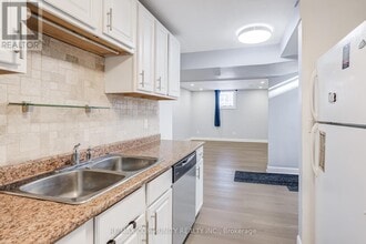 291 Poplar St in Oshawa, ON - Building Photo - Building Photo