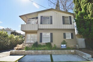 14830 Dickens St, Unit 14834 in Los Angeles, CA - Building Photo