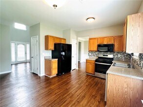 1215 Grey Rock Way in Suwanee, GA - Building Photo - Building Photo