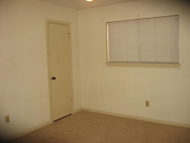 property at 25407 Tuckahoe Ln