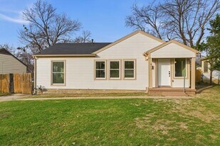 617 Ouida St in Grand Prairie, TX - Building Photo