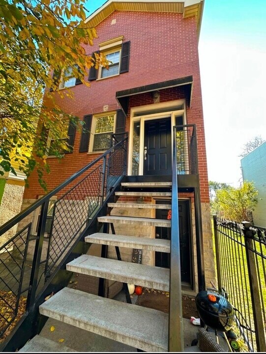 2807 W Jackson Blvd in Chicago, IL - Building Photo