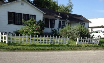 908 E Doddridge Ave in Kingsville, TX - Building Photo - Building Photo