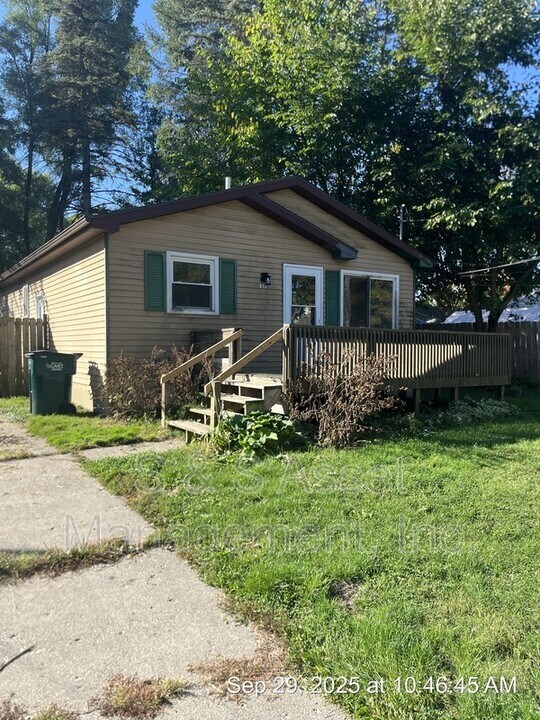 2123 Webster St in Lansing, MI - Building Photo