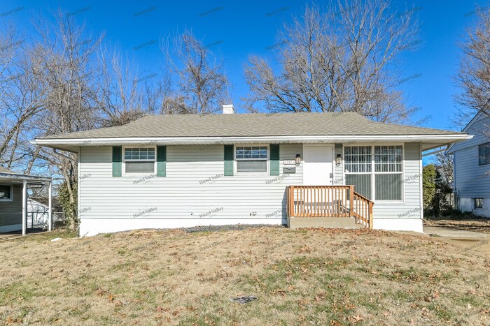 217 Mc Alpine Dr in St. Louis, MO - Building Photo