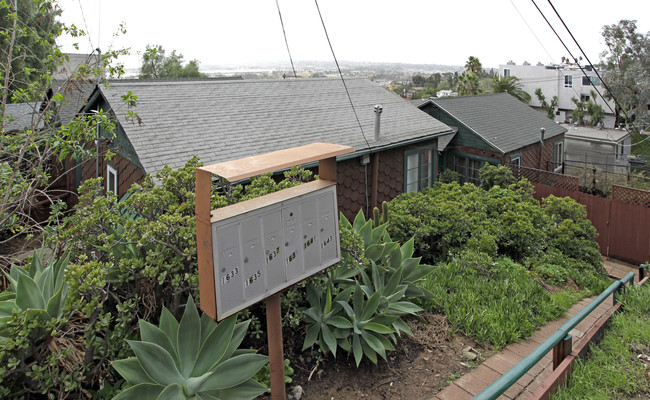 Guy Canyon Cabins in San Diego, CA - Foto de edificio - Building Photo