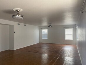 5028 W Hurston Dr in Tucson, AZ - Building Photo - Building Photo