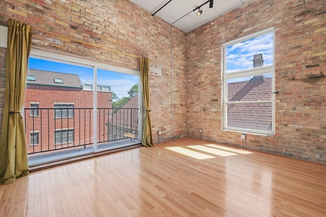 2038 W Webster Ave, Unit 3 in Chicago, IL - Building Photo