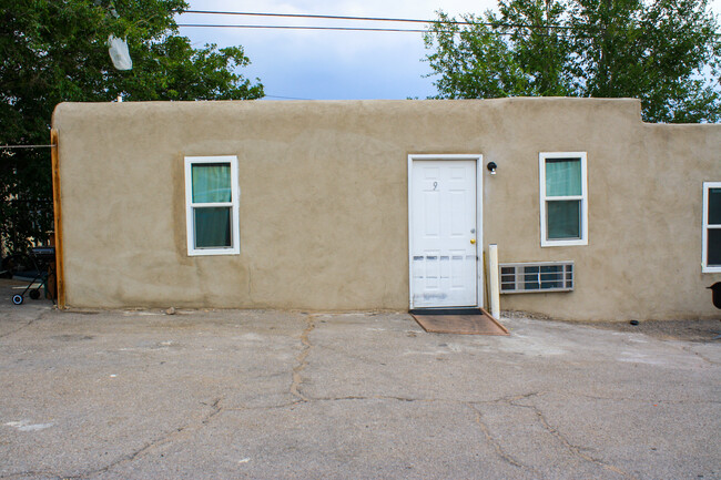 5609-5613 Central Ave NW in Albuquerque, NM - Building Photo - Building Photo