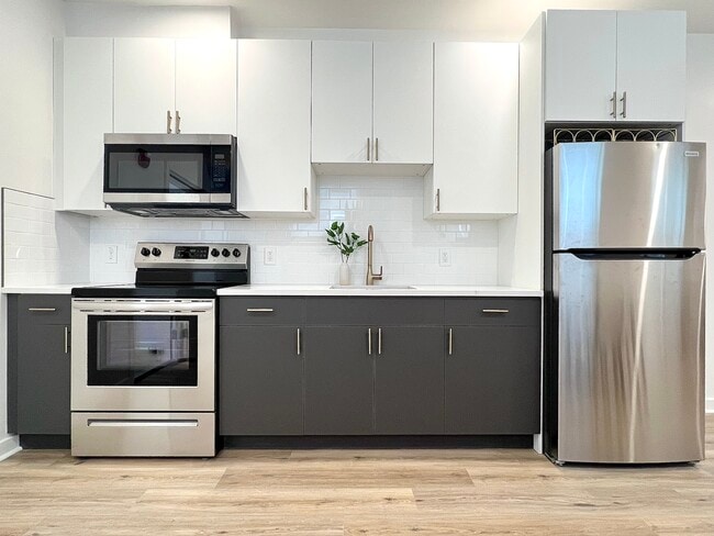 3849 N Broad St, Unit 2R in Philadelphia, PA - Building Photo - Building Photo
