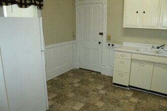 119 Elm St in Vermillion, SD - Building Photo - Building Photo