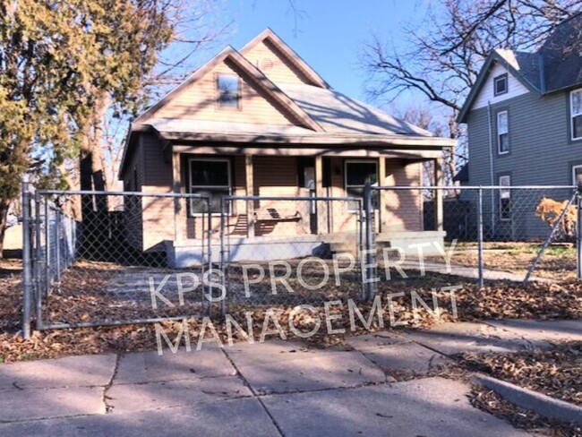 1310 S Emporia Ave