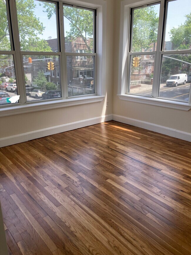 7804 32nd Ave Apartments and Nearby East Elmhurst Apartments For Rent