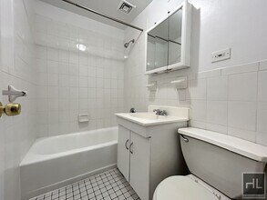 2 AVENUE in New York, NY - Building Photo - Building Photo