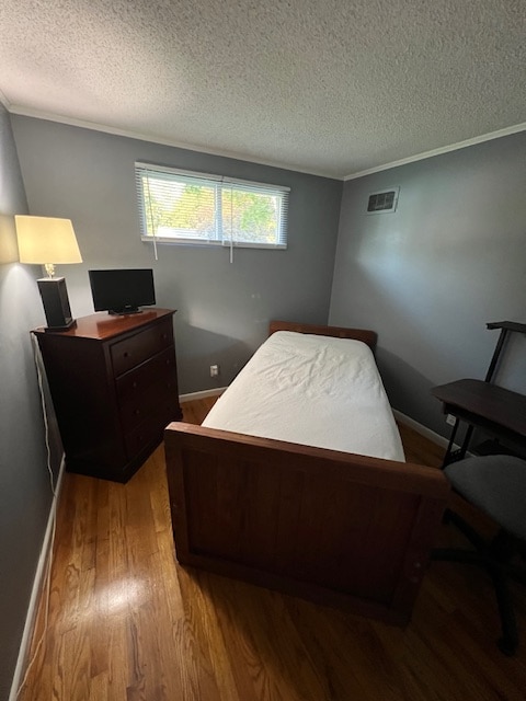 240 Greenaway Dr in Springfield, MA - Building Photo