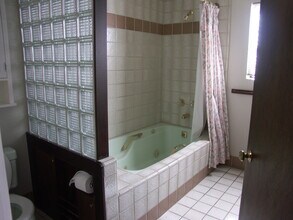 1020 Fourier Dr, Unit Upstairs in San Jose, CA - Foto de edificio - Building Photo