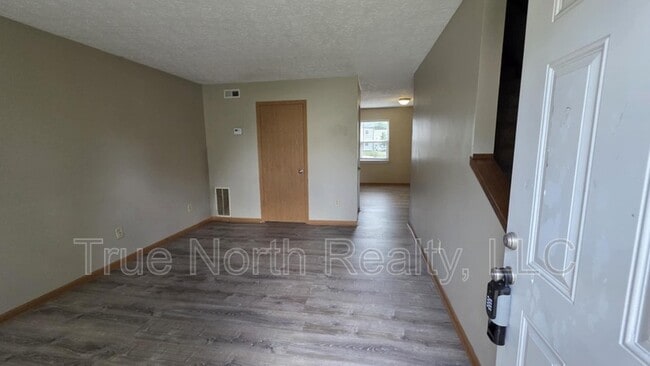 2581 Sandbury Blvd in Columbus, OH - Building Photo - Building Photo