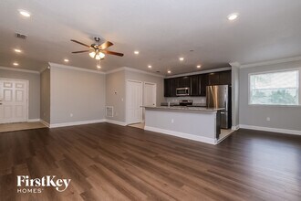6177 Kinlock Ave in Spring Hill, FL - Building Photo - Building Photo