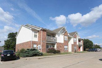 Brandon Woods Place in Columbia, MO - Foto de edificio - Building Photo