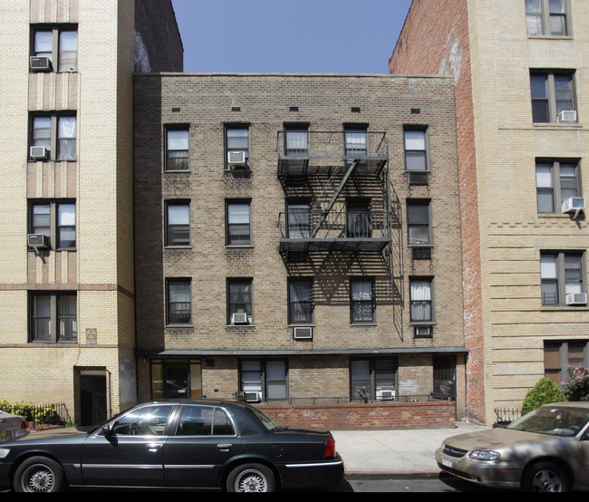 43-18 44th St in Long Island City, NY - Building Photo - Building Photo