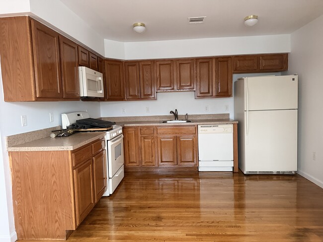216 Amity St, Unit 2, Unit 2