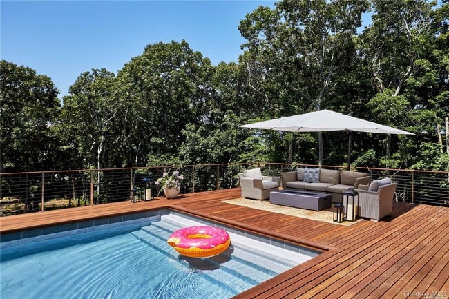 property at 11925 Soundview Ave