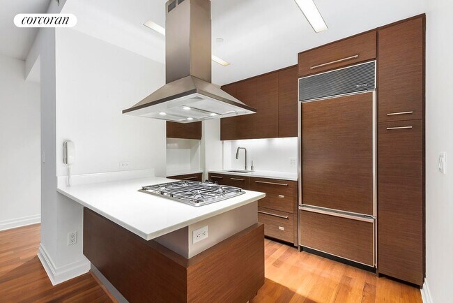 39-45 E 29th St in New York, NY - Building Photo - Building Photo