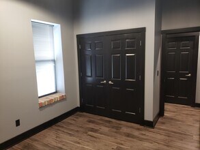 329 S Washington Sq, Unit H in Lansing, MI - Building Photo - Building Photo