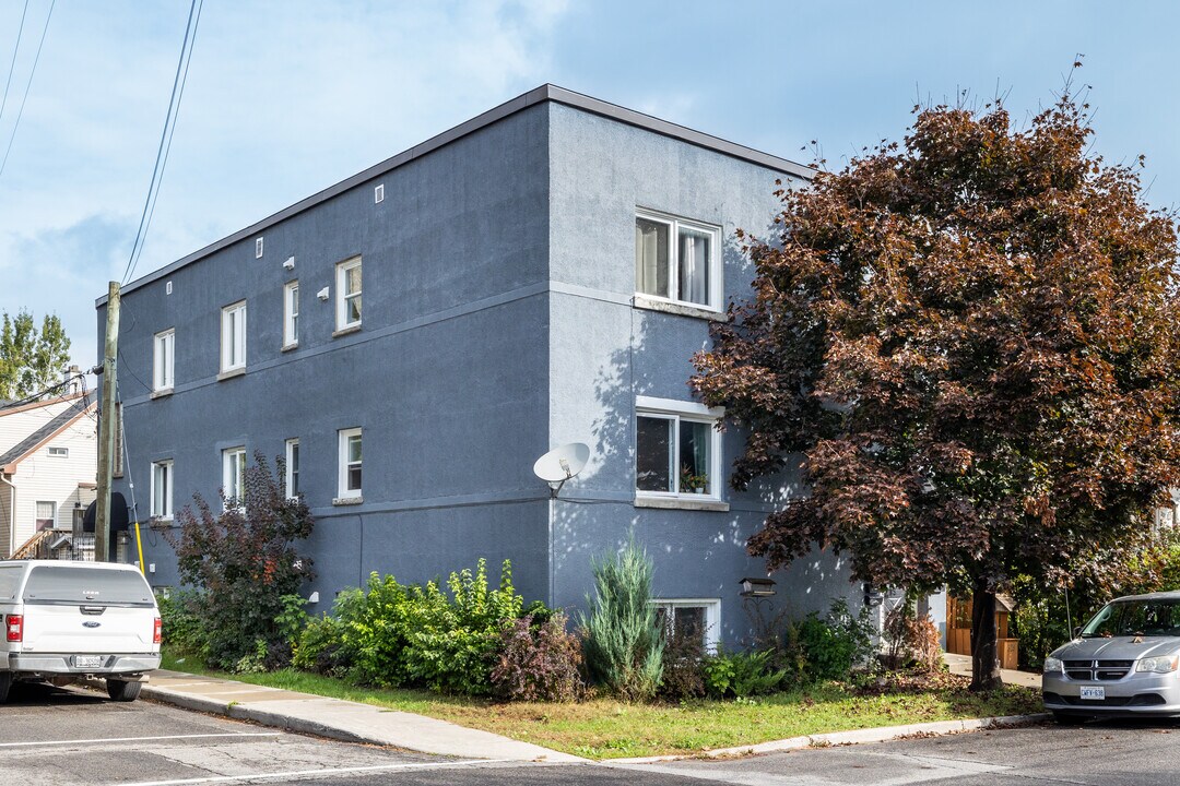 329 Richelieu Ave in Ottawa, ON - Building Photo