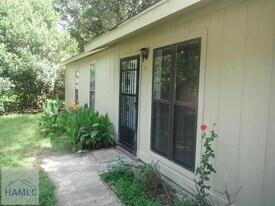 707 Thornwood Way in Hinesville, GA - Building Photo