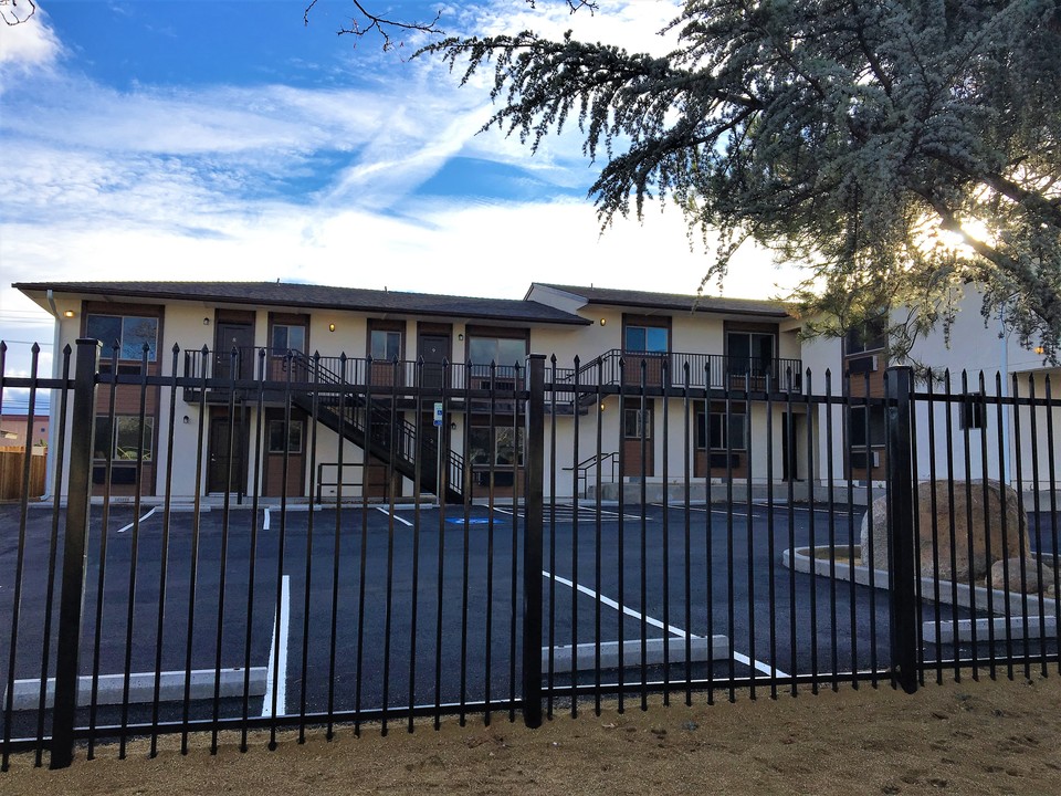 Locust Apartments in Reno, NV - Building Photo