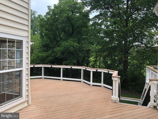 property at 20150 Valhalla Square