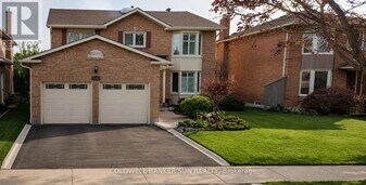 59 Barr Crescent in Brampton, ON - Building Photo
